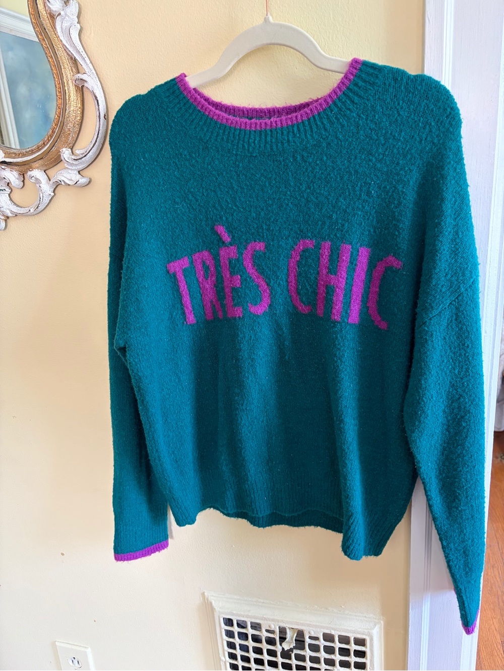 Women's Teal Crewneck Sweater with Pink 'TRÈS CHIC' Lettering